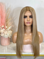 Cargar imagen en el visor de la galería, Sandy beige golden blonde wig. Luxury wigs. Human hair wigs. Designer wig with HD lace
