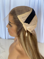 Cargar imagen en el visor de la galería, Blonde Highlight HD Lace Frontal Wig 
